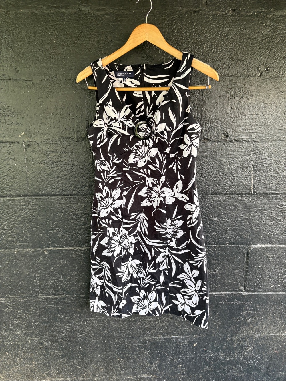 Jones New York Black and White Floral Sleeveless Mini Dress with Ring Detail